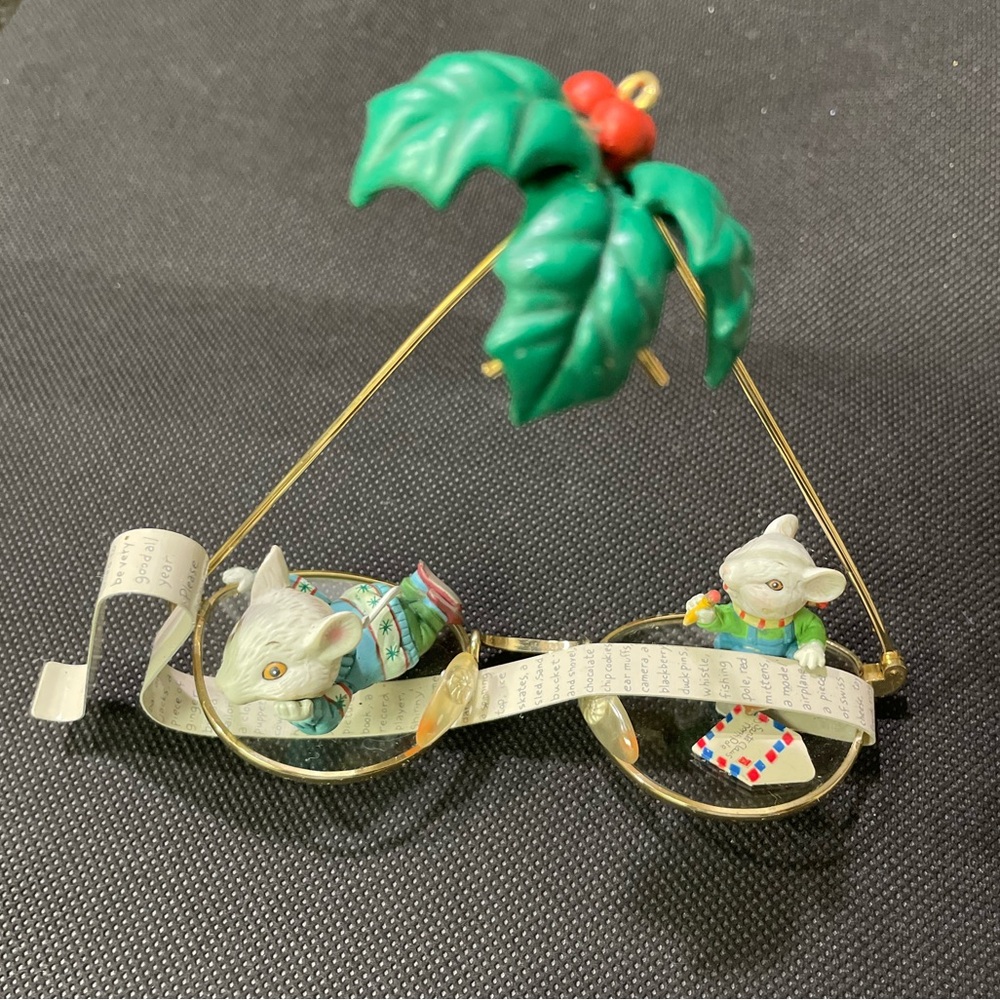 Vtg Enesco “All Eye Want For Christmas”Ornament Spectacle Series
Mouse